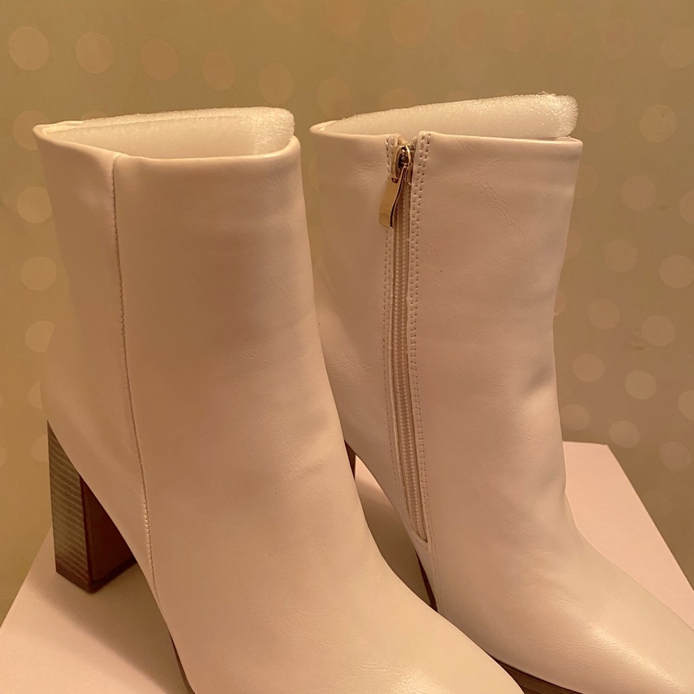 NIB BONE/CREAM BLOCK HEEL BOOTIES!!!